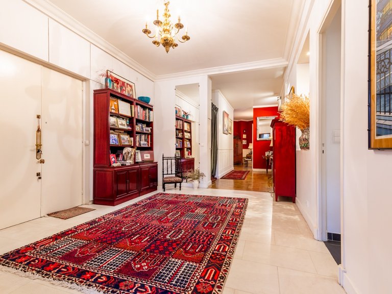 Apartment for Sale in 16th (trocadéro - Etoile - Passy), Golden Triangle - Trocadéro (8th - 16th) 7