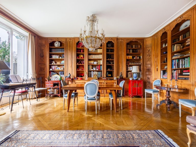 Apartment for Sale in 16th (trocadéro - Etoile - Passy), Golden Triangle - Trocadéro (8th - 16th) 4