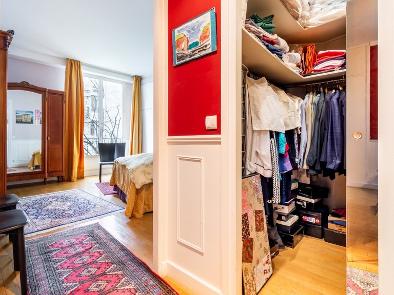 Apartment for Sale in 16th (trocadéro - Etoile - Passy), Golden Triangle - Trocadéro (8th - 16th) 9