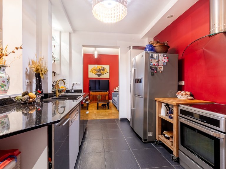Apartment for Sale in 16th (trocadéro - Etoile - Passy), Golden Triangle - Trocadéro (8th - 16th) 10
