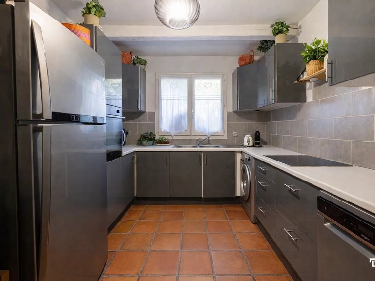 Villa for Sale in Marseille, Marseille & Cote Bleu 9