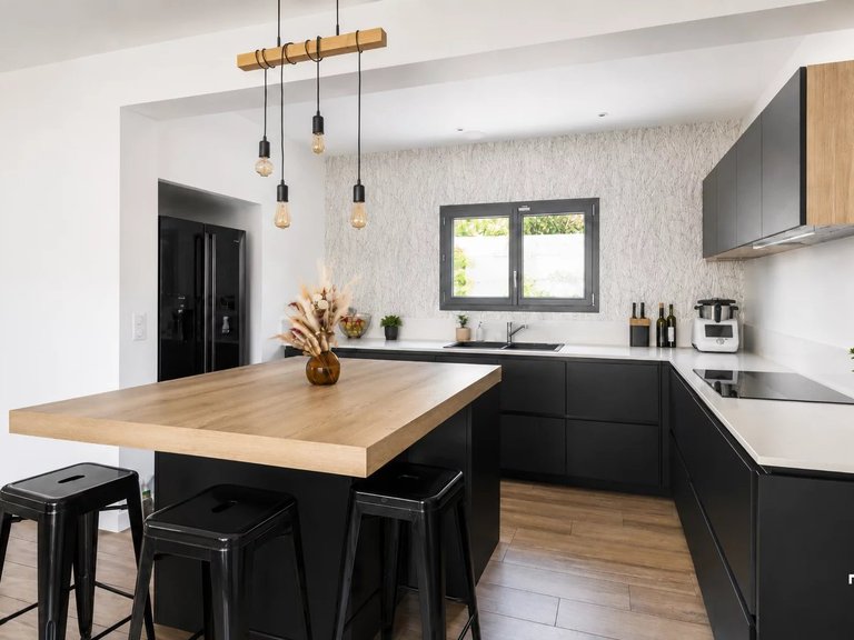 Villa for Sale in Marseille, Marseille & Cote Bleu 6