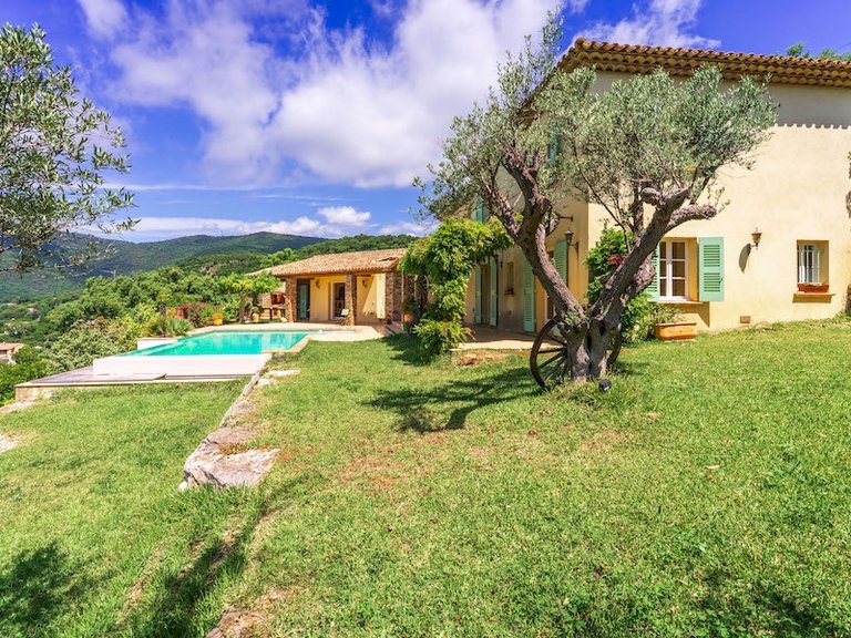Villa for Sale in Cavalaire Sur Mer, Provence Coast (cassis To Cavalaire) 14