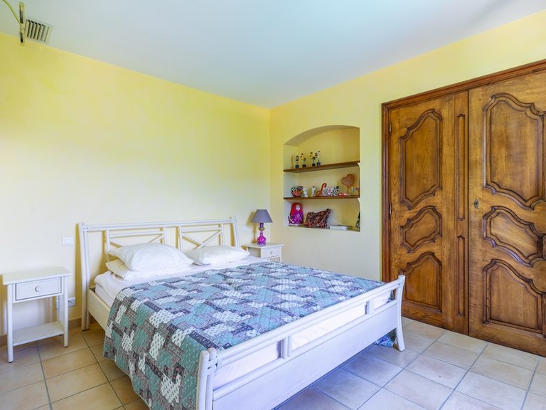 Villa for Sale in Cavalaire Sur Mer, Provence Coast (cassis To Cavalaire) 10