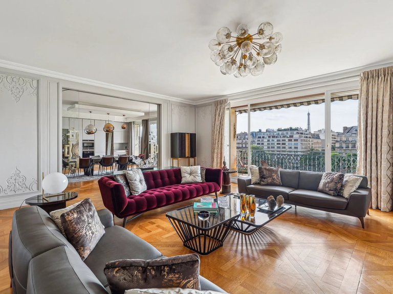 Apartment for Sale in 16th (trocadéro - Etoile - Passy), Golden Triangle - Trocadéro (8th - 16th) 1