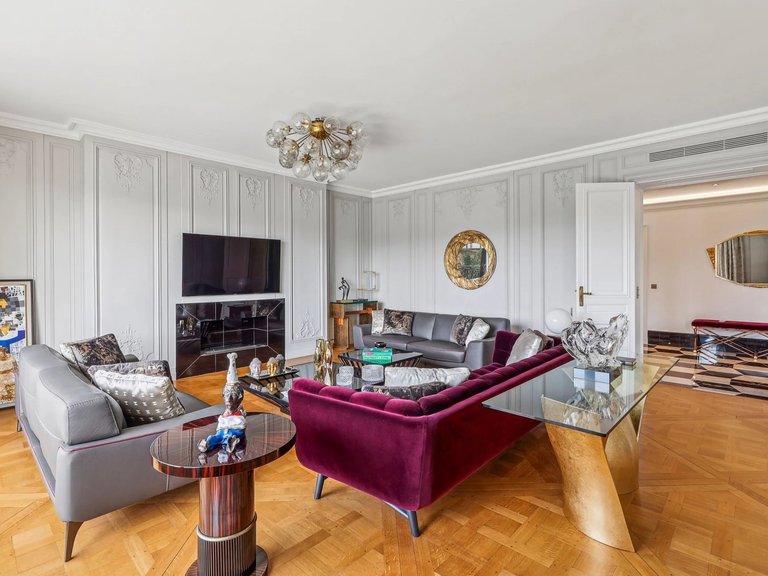 Apartment for Sale in 16th (trocadéro - Etoile - Passy), Golden Triangle - Trocadéro (8th - 16th) 4