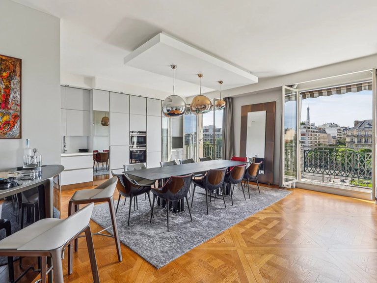Apartment for Sale in 16th (trocadéro - Etoile - Passy), Golden Triangle - Trocadéro (8th - 16th) 6