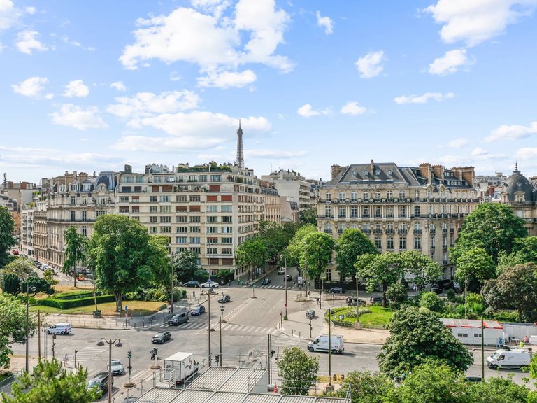 Apartment for Sale in 16th (trocadéro - Etoile - Passy), Golden Triangle - Trocadéro (8th - 16th) 7