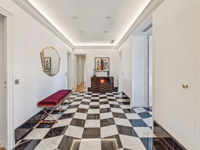 Apartment for Sale in 16th (trocadéro - Etoile - Passy), Golden Triangle - Trocadéro (8th - 16th) 9