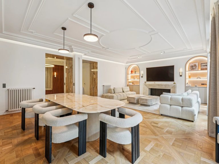 Apartment for Sale in 16th (trocadéro - Etoile - Passy), Golden Triangle - Trocadéro (8th - 16th) 3