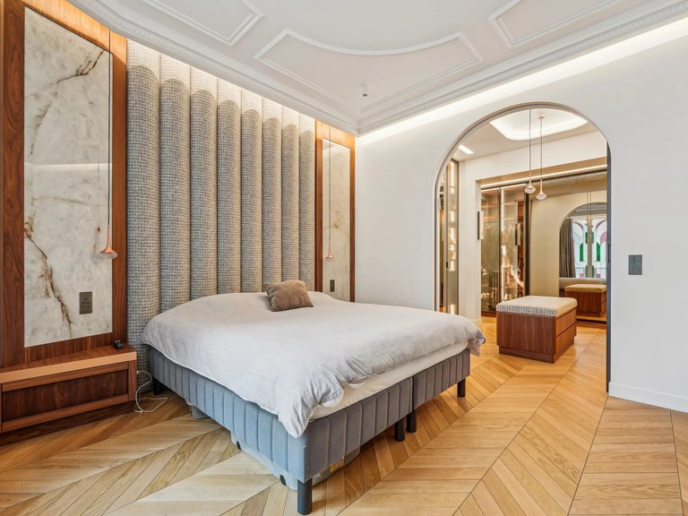 Apartment for Sale in 16th (trocadéro - Etoile - Passy), Golden Triangle - Trocadéro (8th - 16th) 5