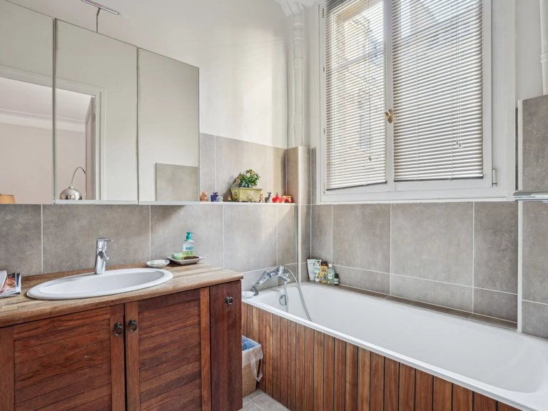 Apartment for Sale in 16th (trocadéro - Etoile - Passy), Golden Triangle - Trocadéro (8th - 16th) 13