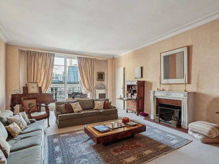 Apartment for Sale in 16th (trocadéro - Etoile - Passy), Golden Triangle - Trocadéro (8th - 16th) 4