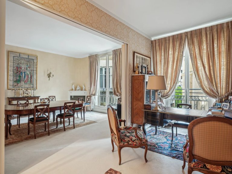 Apartment for Sale in 16th (trocadéro - Etoile - Passy), Golden Triangle - Trocadéro (8th - 16th) 5