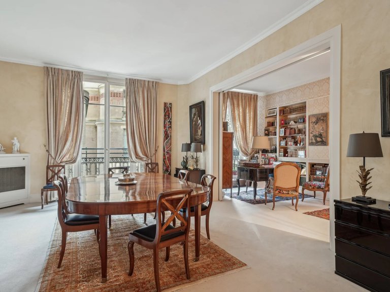 Apartment for Sale in 16th (trocadéro - Etoile - Passy), Golden Triangle - Trocadéro (8th - 16th) 6