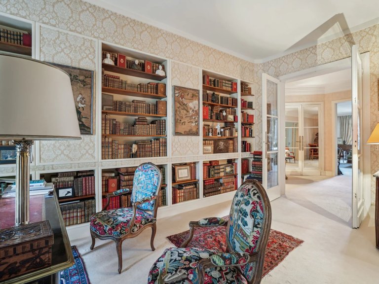Apartment for Sale in 16th (trocadéro - Etoile - Passy), Golden Triangle - Trocadéro (8th - 16th) 9
