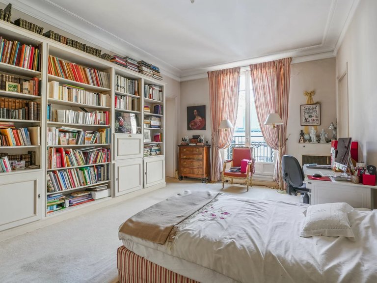 Apartment for Sale in 16th (trocadéro - Etoile - Passy), Golden Triangle - Trocadéro (8th - 16th) 10