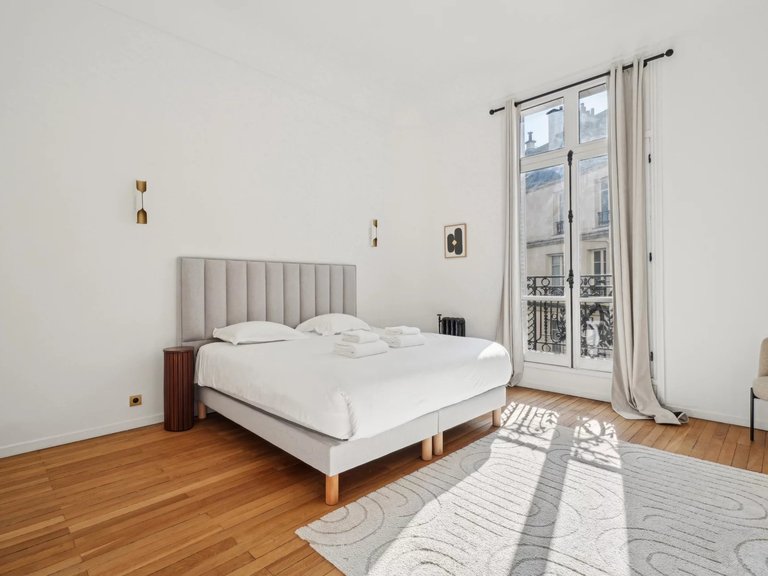 Apartment for Sale in 16th (trocadéro - Etoile - Passy), Golden Triangle - Trocadéro (8th - 16th) 11