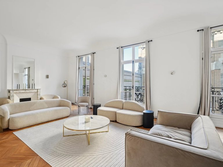 Apartment for Sale in 16th (trocadéro - Etoile - Passy), Golden Triangle - Trocadéro (8th - 16th) 12