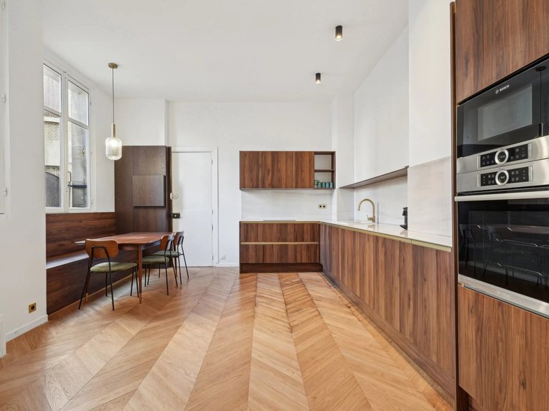 Apartment for Sale in 16th (trocadéro - Etoile - Passy), Golden Triangle - Trocadéro (8th - 16th) 4