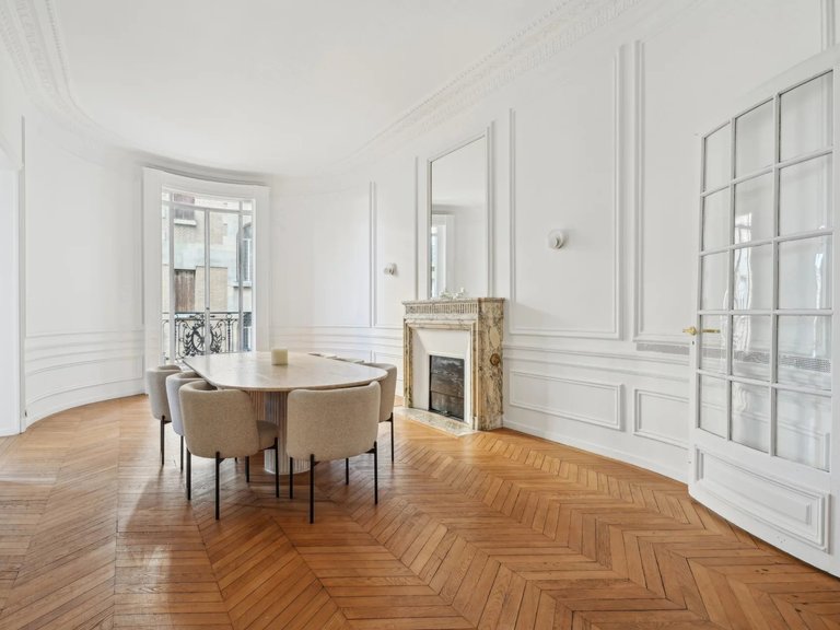 Apartment for Sale in 16th (trocadéro - Etoile - Passy), Golden Triangle - Trocadéro (8th - 16th) 5
