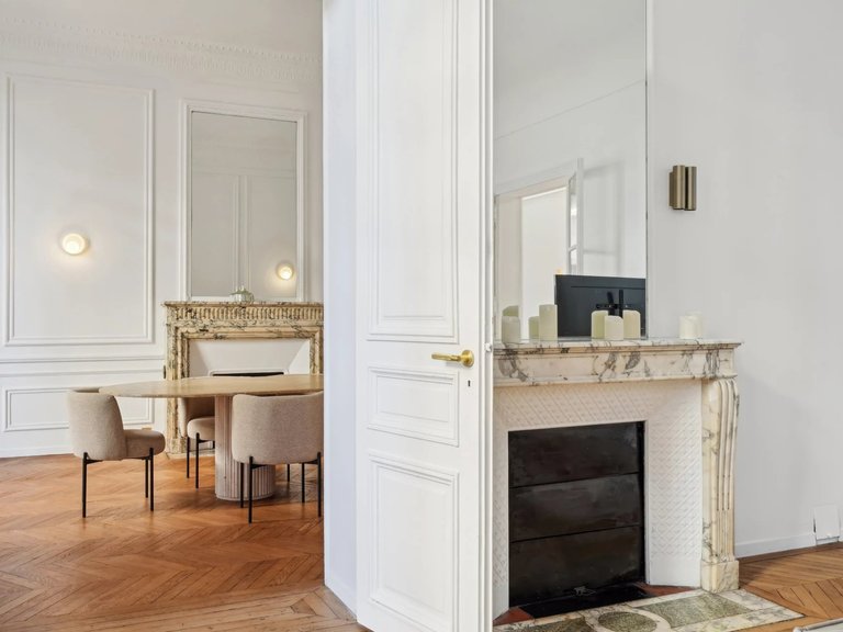 Apartment for Sale in 16th (trocadéro - Etoile - Passy), Golden Triangle - Trocadéro (8th - 16th) 7