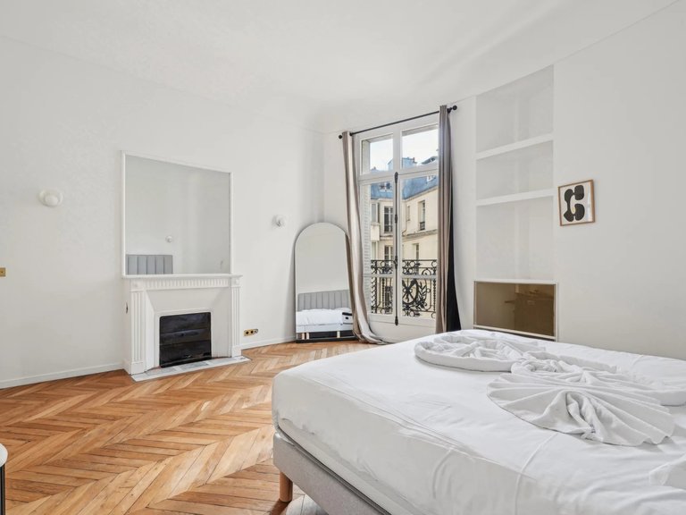 Apartment for Sale in 16th (trocadéro - Etoile - Passy), Golden Triangle - Trocadéro (8th - 16th) 8