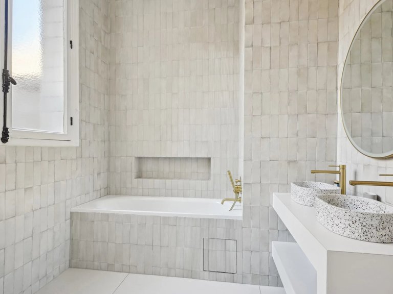 Apartment for Sale in 16th (trocadéro - Etoile - Passy), Golden Triangle - Trocadéro (8th - 16th) 10
