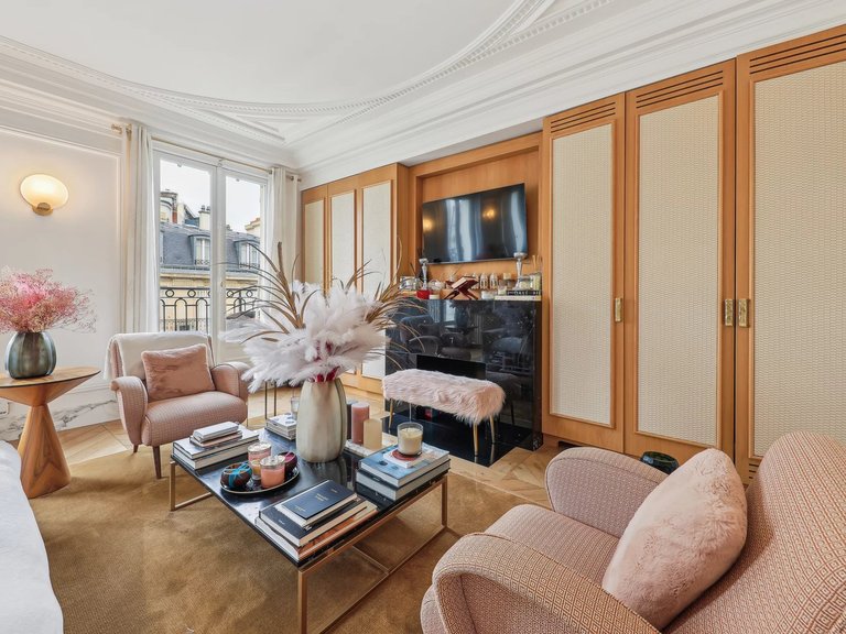 Apartment for Sale in 8th (golden Triangle - Parc Monceau), Golden Triangle - Trocadéro (8th - 16th) 3