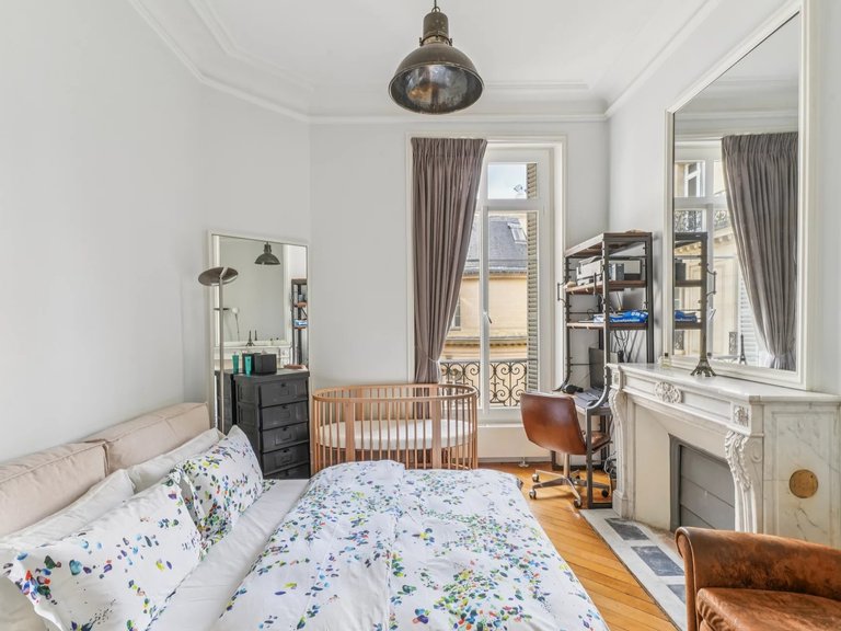 Apartment for Sale in 16th (trocadéro - Etoile - Passy), Golden Triangle - Trocadéro (8th - 16th) 11