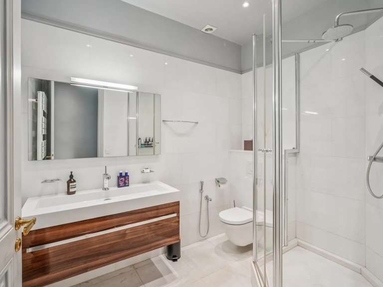 Apartment for Sale in 16th (trocadéro - Etoile - Passy), Golden Triangle - Trocadéro (8th - 16th) 12
