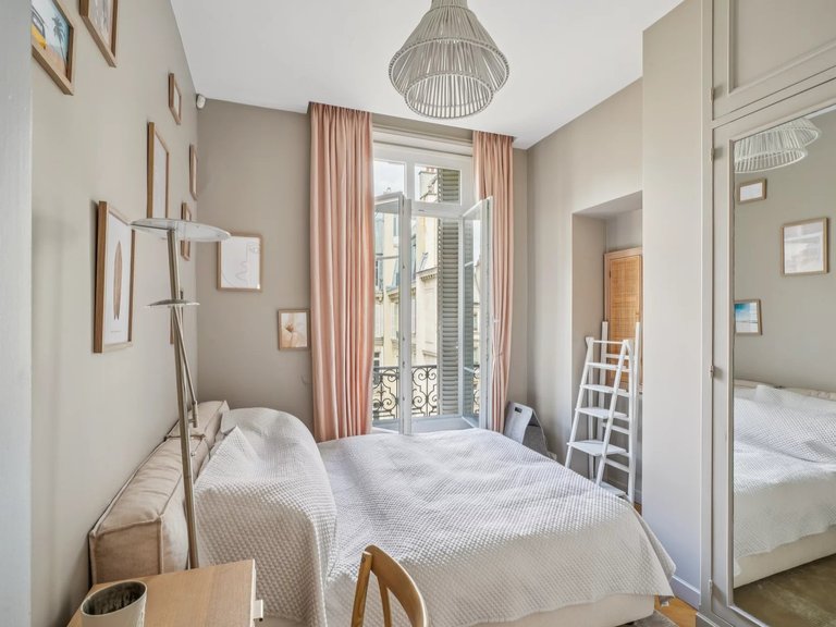 Apartment for Sale in 16th (trocadéro - Etoile - Passy), Golden Triangle - Trocadéro (8th - 16th) 14