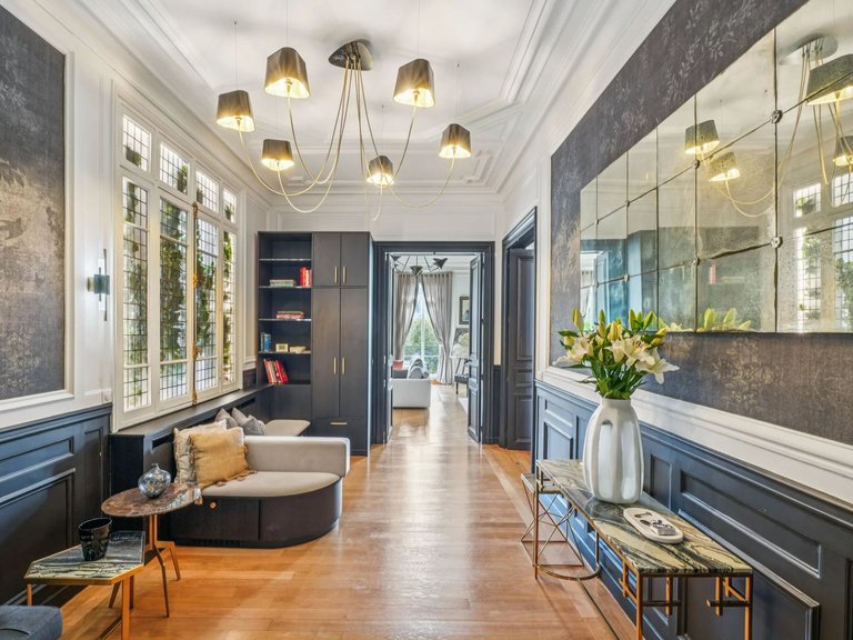 Apartment for Sale in 16th (trocadéro - Etoile - Passy), Golden Triangle - Trocadéro (8th - 16th) 3