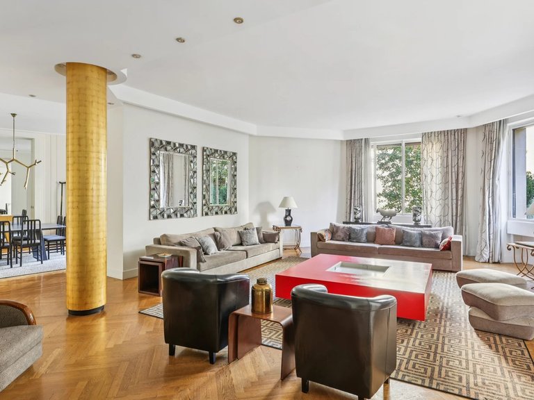 Apartment for Sale in 16th (trocadéro - Etoile - Passy), Golden Triangle - Trocadéro (8th - 16th) 3