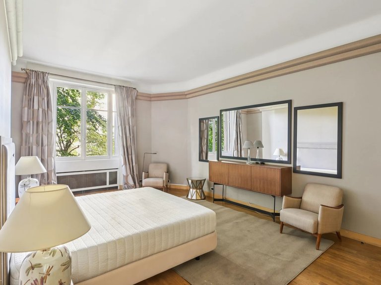 Apartment for Sale in 16th (trocadéro - Etoile - Passy), Golden Triangle - Trocadéro (8th - 16th) 6