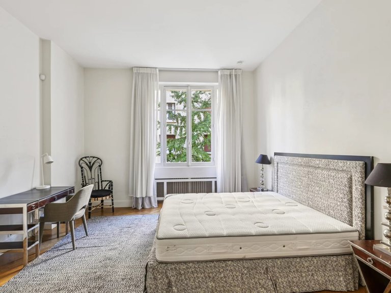Apartment for Sale in 16th (trocadéro - Etoile - Passy), Golden Triangle - Trocadéro (8th - 16th) 7