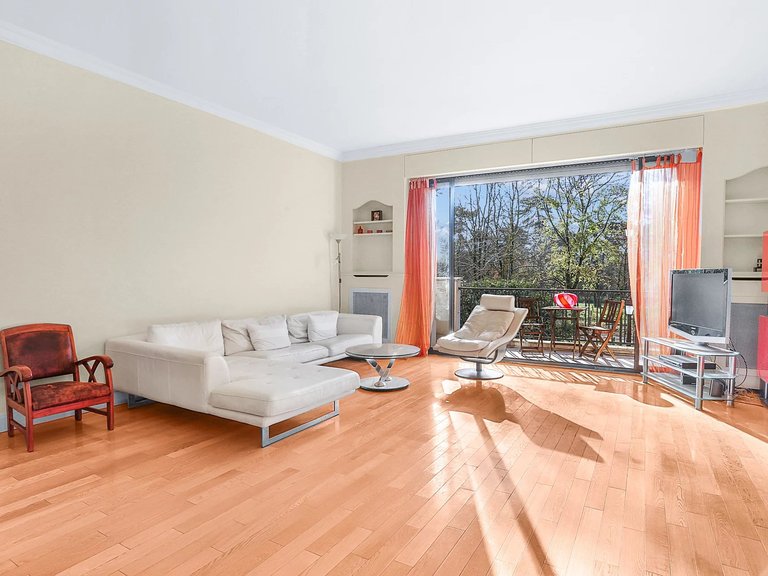 Apartment for Sale in Neuilly-sur-seine, Paris Suburbs 2
