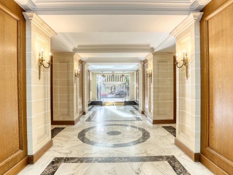 Apartment for Sale in Neuilly-sur-seine, Paris Suburbs 3
