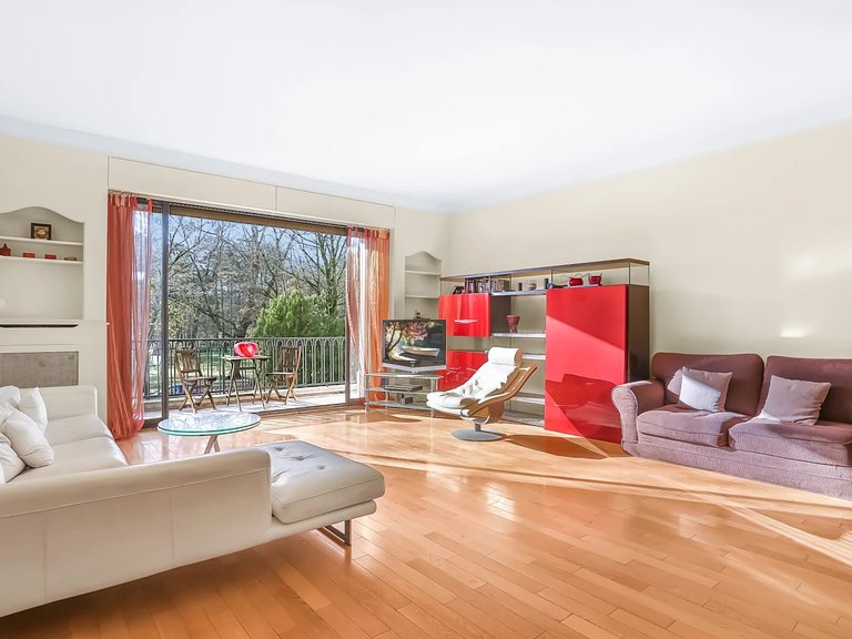 Apartment for Sale in Neuilly-sur-seine, Paris Suburbs 4