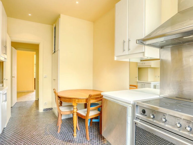 Apartment for Sale in Neuilly-sur-seine, Paris Suburbs 8
