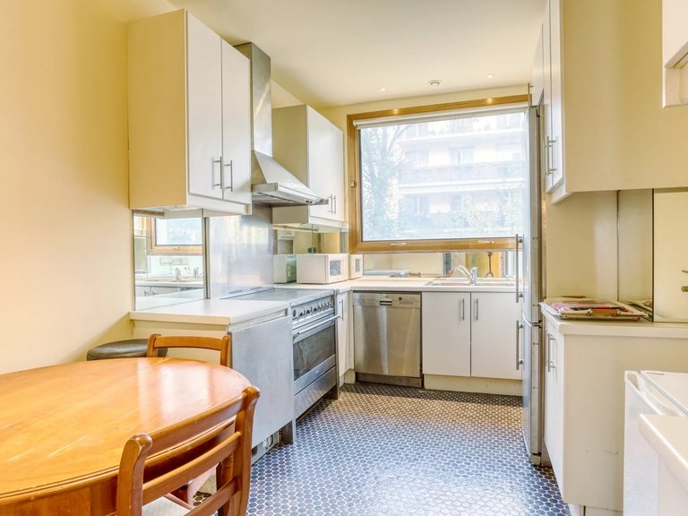 Apartment for Sale in Neuilly-sur-seine, Paris Suburbs 9