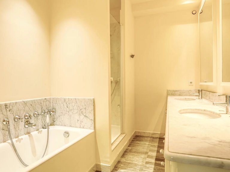 Apartment for Sale in Neuilly-sur-seine, Paris Suburbs 10
