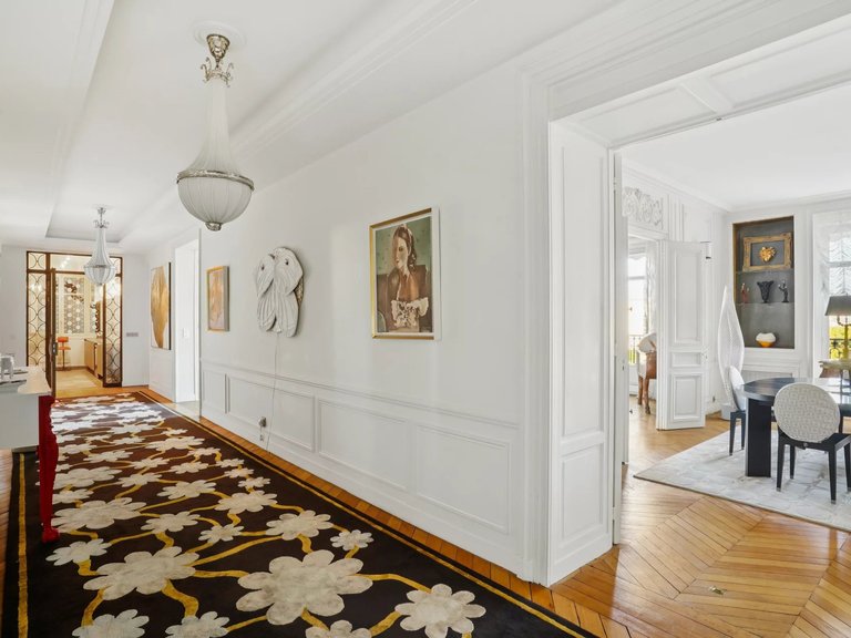 Apartment for Sale in 16th (trocadéro - Etoile - Passy), Golden Triangle - Trocadéro (8th - 16th) 2