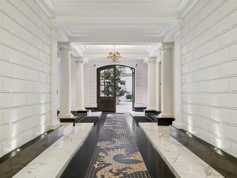 Apartment for Sale in 16th (trocadéro - Etoile - Passy), Golden Triangle - Trocadéro (8th - 16th) 11