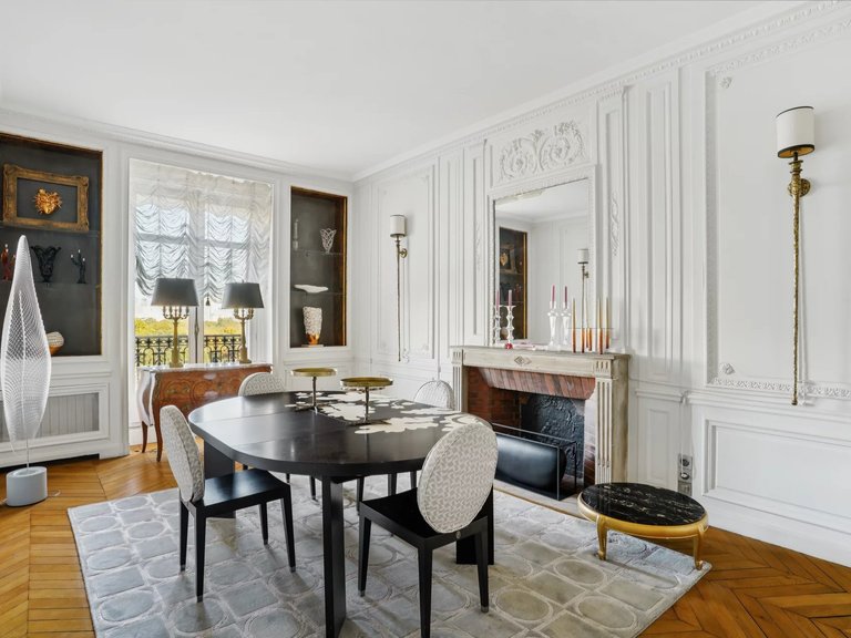 Apartment for Sale in 16th (trocadéro - Etoile - Passy), Golden Triangle - Trocadéro (8th - 16th) 3