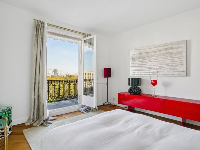 Apartment for Sale in 16th (trocadéro - Etoile - Passy), Golden Triangle - Trocadéro (8th - 16th) 9