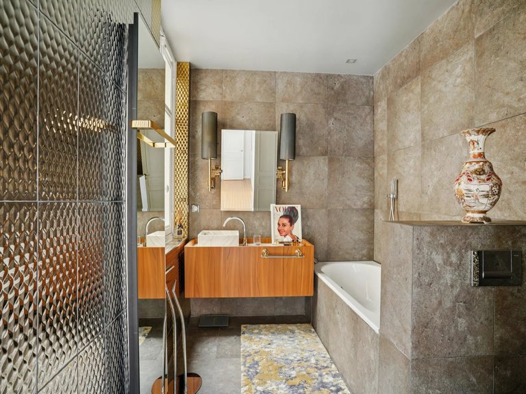 Apartment for Sale in 16th (trocadéro - Etoile - Passy), Golden Triangle - Trocadéro (8th - 16th) 10