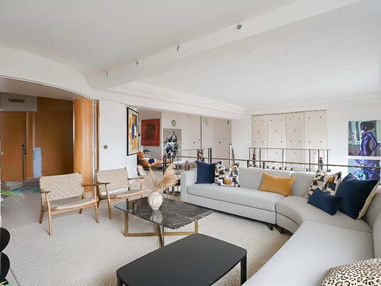 Apartment for Sale in 16th (trocadéro - Etoile - Passy), Golden Triangle - Trocadéro (8th - 16th) 2