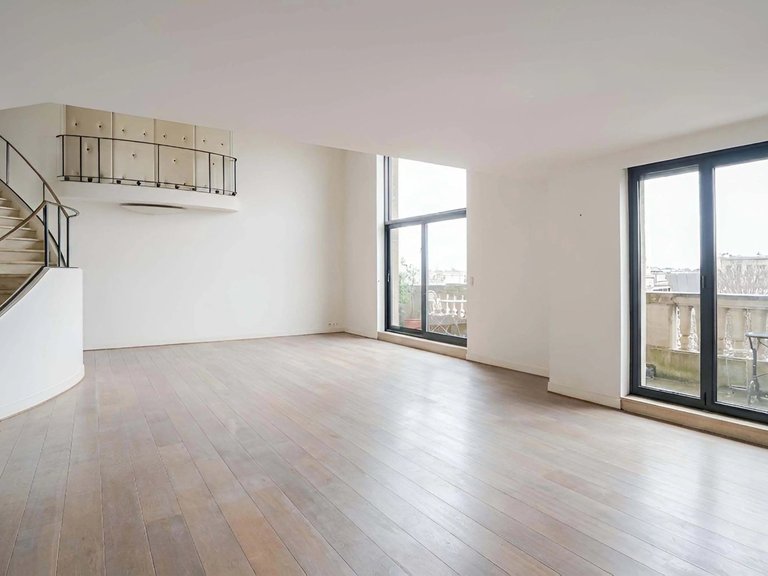 Apartment for Sale in 16th (trocadéro - Etoile - Passy), Golden Triangle - Trocadéro (8th - 16th) 3