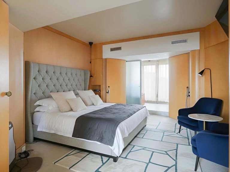 Apartment for Sale in 16th (trocadéro - Etoile - Passy), Golden Triangle - Trocadéro (8th - 16th) 10